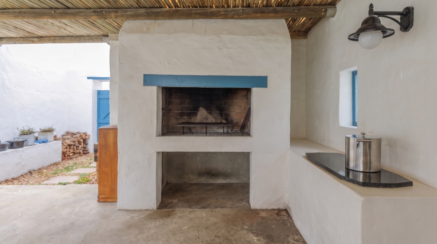 4 Bedroom Property for Sale in Struisbaai Western Cape